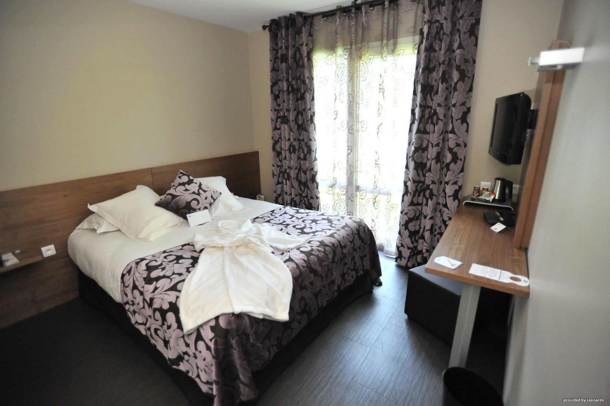 Hotel Full Colors Craponne Εξωτερικό φωτογραφία