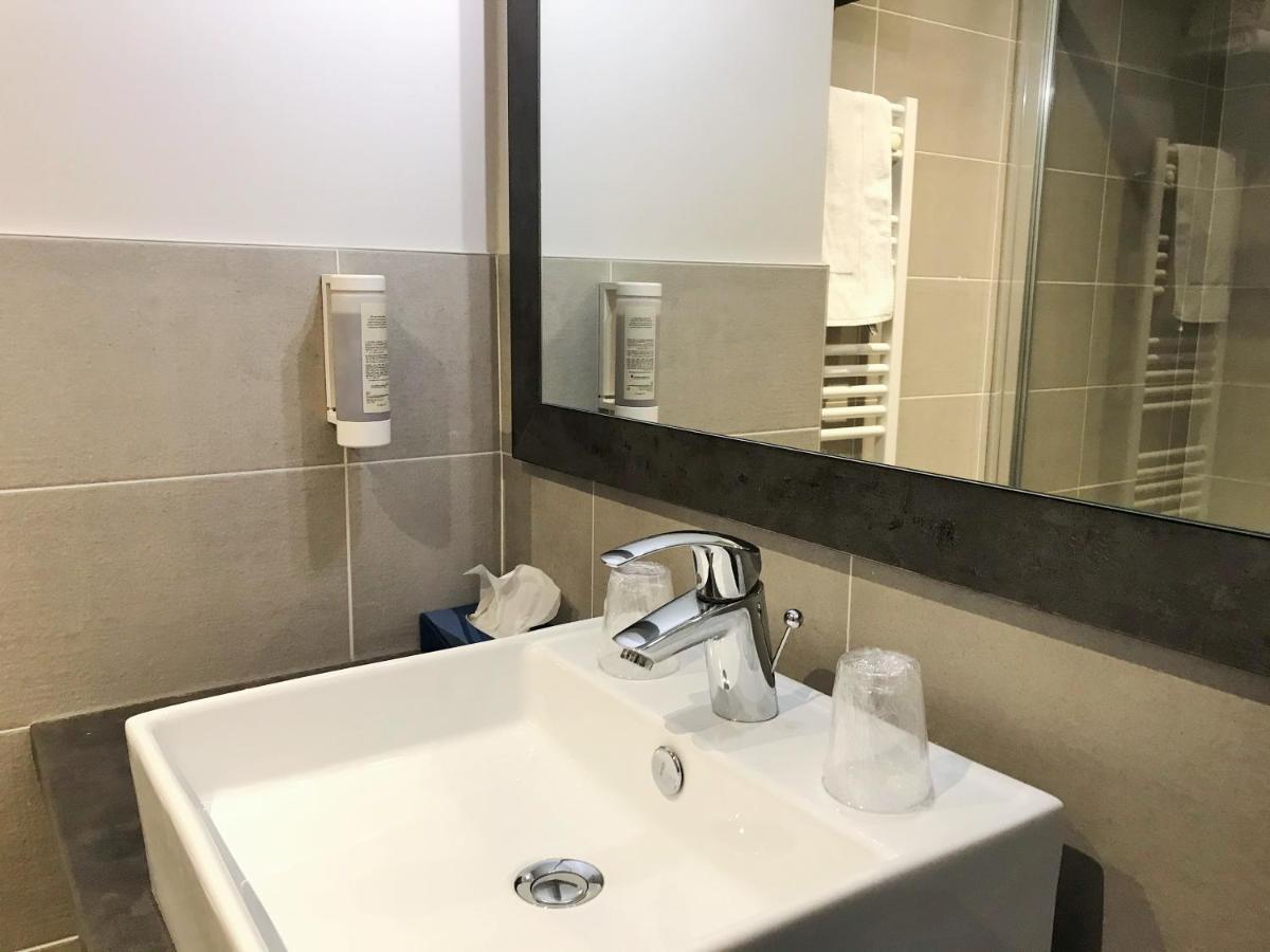 Hotel Full Colors Craponne Εξωτερικό φωτογραφία
